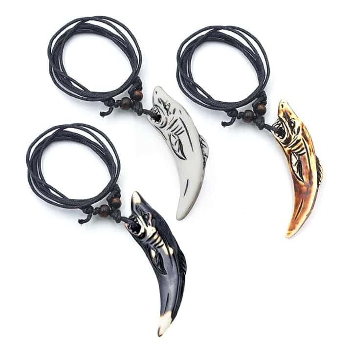 YUVKIN 3 Collane con Pendente a Forma di Dente di Squalo per Ragazze, Ragazzi, Donne e Uomini, Stile Surfista (bianco, nero e marrone)