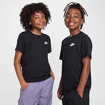 Nike K NSW Tee EMB Futura Lbr Top Unisex - Bambini e Ragazzi (Pacco da 1)