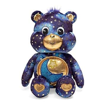 Care Bears Edizione Limitata Peluche Bedtime Bear 35cm con Badge Luminoso, Colore Blu Intenso