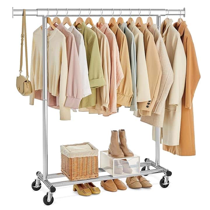 SONGMICS Stand Appendiabiti con Ruote, Attaccapanni Estensibile per Carichi Pesanti, Portata Totale 100 kg, 45 x (92-132) x 161,5 cm, Facile da Montare e Spostare, Argento HSR13S