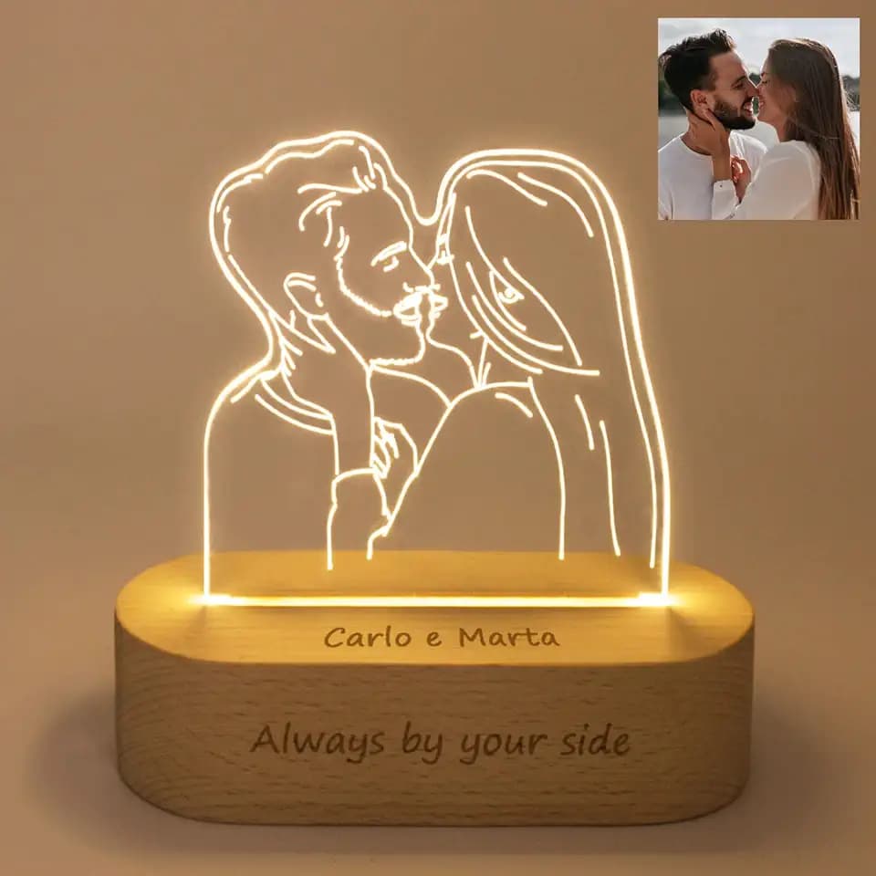 LAC Lampada Personalizzata con Foto 3D - Luce LED Personalizzata Incisa su Plexiglass con Base in Legno | Lampada 3D con Foto Regalo Personalizzato per Coppia, Famiglia o Amici